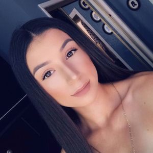 Meet your Posher, Adriana